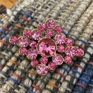 Vintage Pink Rhinestone Brooch / Pin